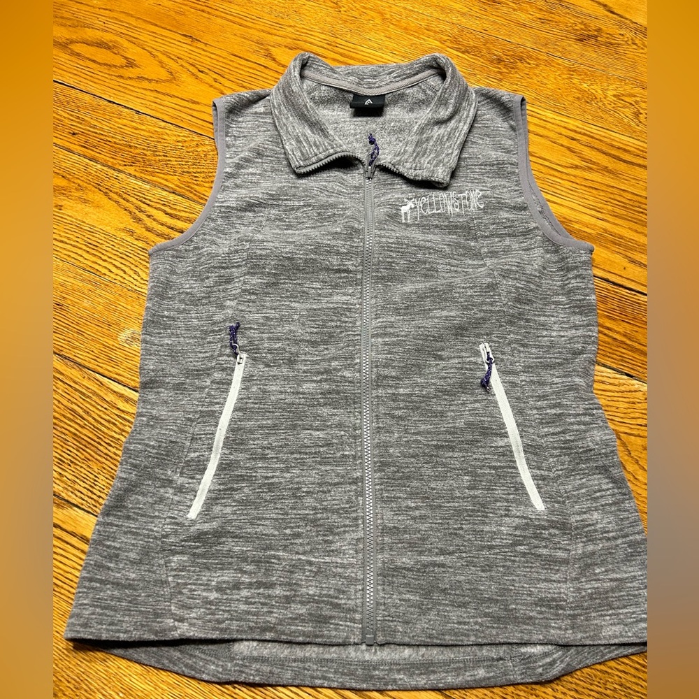 ACE USA brand gray fleece zip front vest.  Embroidered “YELLOWSTONE”, Size XL.